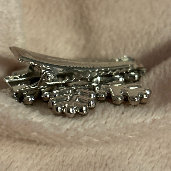 Rhinestone Costume Jewelry Snowflake Christmas Barrette Silver W/rhynstones New - Picture 7 of 8